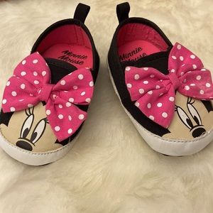 Absolutely cute little girl’s  Minnie Mouse shoes 6-9M